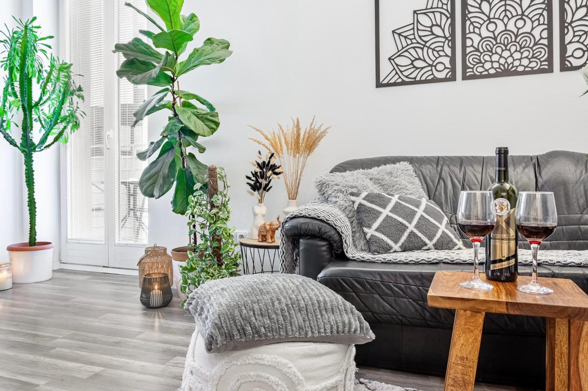 Natural-Style Apartment In The Centre Of Bratislava Exterior photo